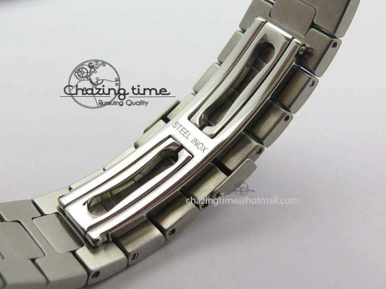 Nautilus 5726 Complicated SS Blue Textured Dial On SS Bracelet A Comfortable 9075