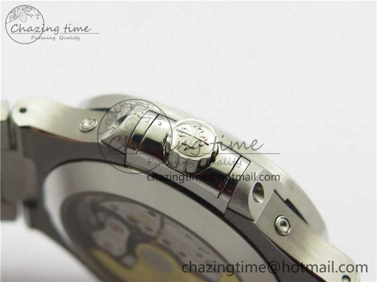 Nautilus 5726 Complicated SS GRF 1:1 Best Edition White Textured Dial on SS Bracelet A324 V Breathable 8875
