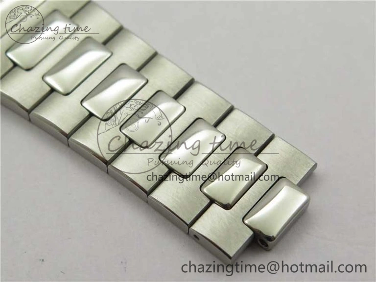 Nautilus 5726 Complicated SS GRF 1:1 Best Edition White Textured Dial on SS Bracelet A324 V Breathable 8875