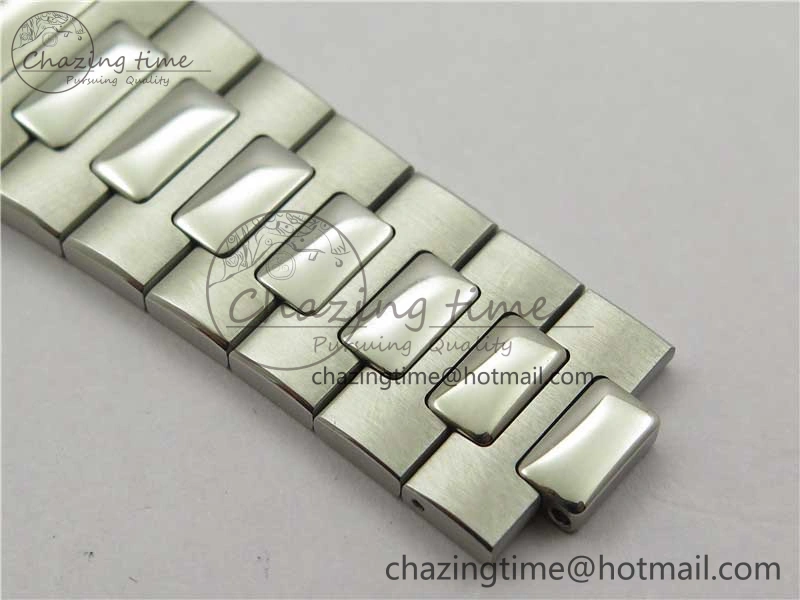Nautilus 5726 Complicated SS GRF 1:1 Best Edition White Textured Dial on SS Bracelet A324 V Breathable 8875