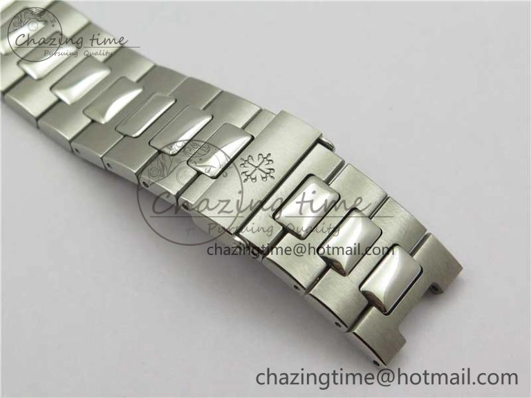 Nautilus 5726 Complicated SS GRF 1:1 Best Edition White Textured Dial on SS Bracelet A324 V Breathable 8875