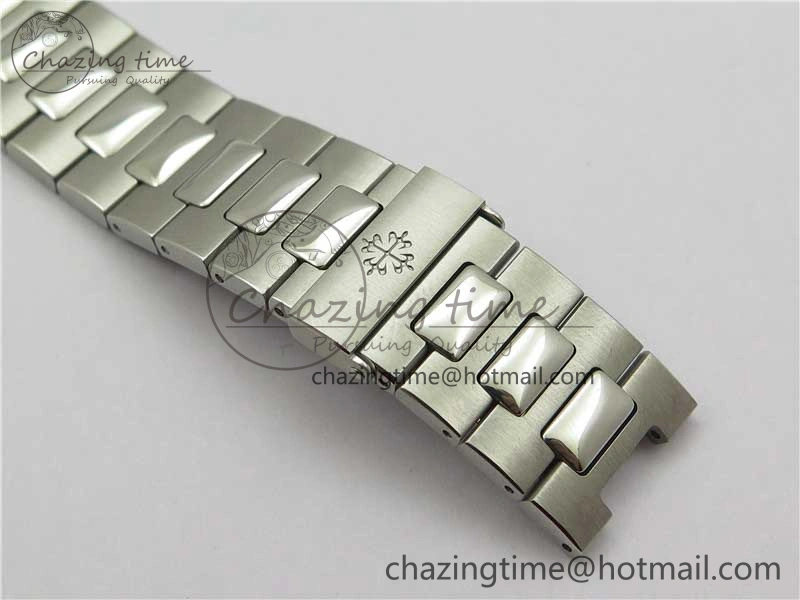 Nautilus 5726 Complicated SS GRF 1:1 Best Edition White Textured Dial on SS Bracelet A324 V Breathable 8875