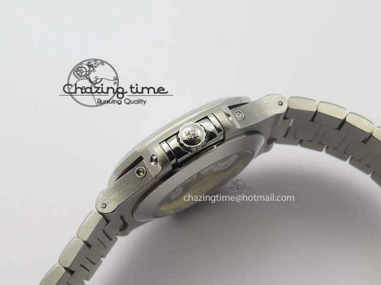 Nautilus 5726 Complicated SS Gray Textured Dial On SS Bracelet A Breathable 9070