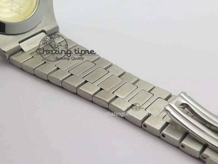 Nautilus 5726 Complicated SS Gray Textured Dial On SS Bracelet A Breathable 9070