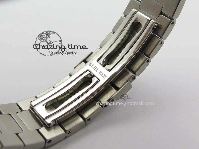 Nautilus 5726 Complicated SS Gray Textured Dial On SS Bracelet A Breathable 9070