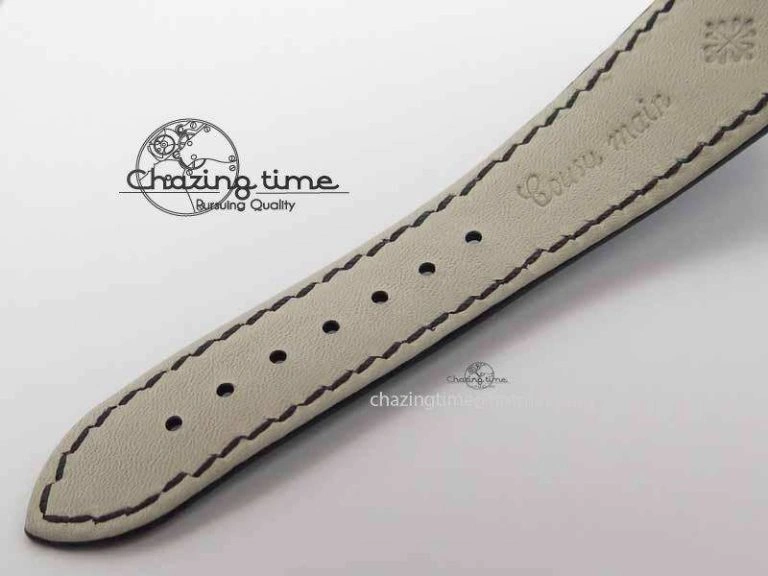 Nautilus 5726 Moonphase SS White Textured Dial On Black Leather Strap Sophisticated 9057