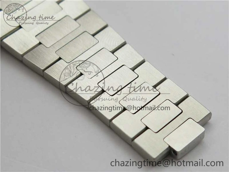 Attractive Nautilus 5726 V9F Best Edition Black Dial Working Annual Calendar SS Bracelet A. 8929