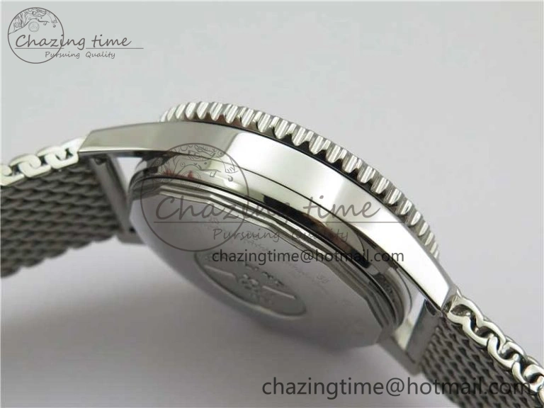 Sleek Navitimer 1 41mm SS B50 White Dial on SS Bracelet A 5540
