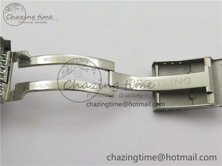 Sleek Navitimer 1 41mm SS B50 White Dial on SS Bracelet A 5540