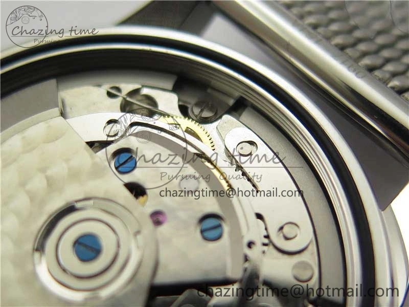 Sleek Navitimer 1 41mm SS B50 White Dial on SS Bracelet A 5540
