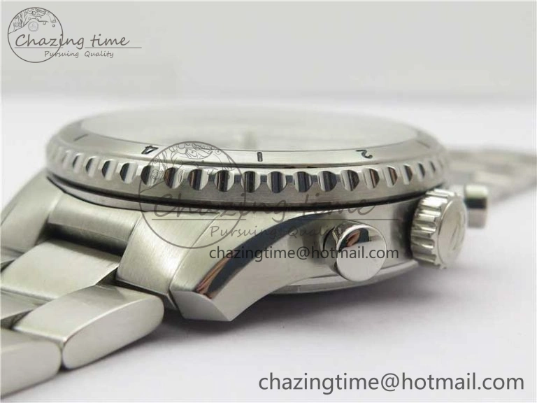 Navitimer 8 B01 Chrono 43mm SS Best Edition Silver Dial on SS Bracelet A Trendy 5547