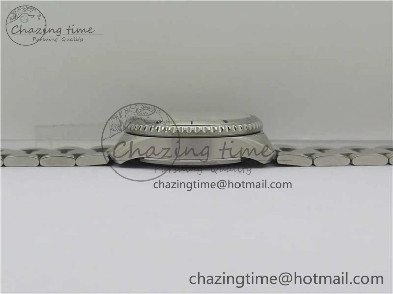 Navitimer 8 B01 Chrono 43mm SS Best Edition Silver Dial on SS Bracelet A Trendy 5547