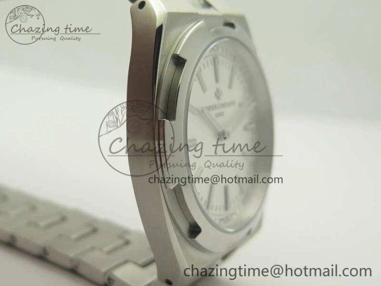 Overseas 2000V SS 3AF Best Edition White Dial On SS Bracelet A UrbanChic 9960