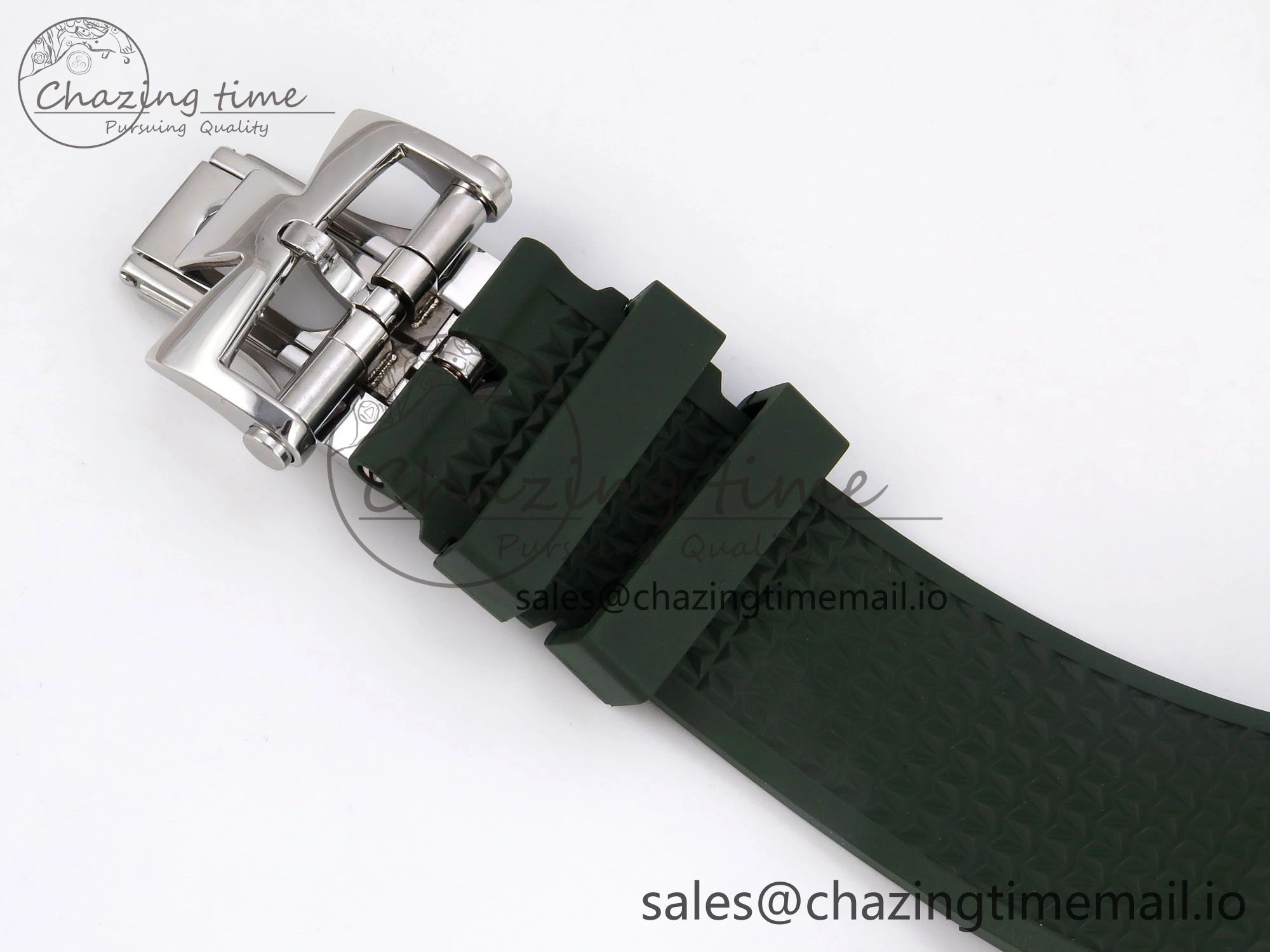 Overseas 4520V SS 8F Best Edition Green Dial On Green Rubber Strap A FashionForward 9854