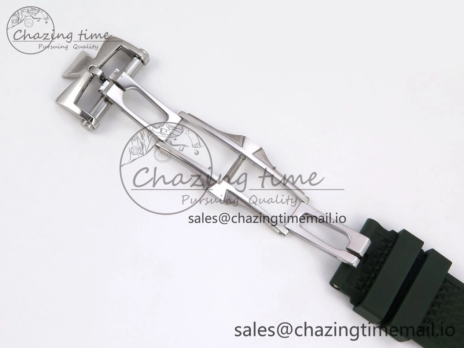 Overseas 4520V SS 8F Best Edition Green Dial On Green Rubber Strap A FashionForward 9854