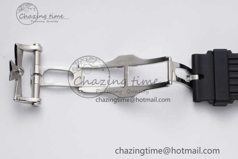Overseas 47040 SS PPF 1:1 Best Edition White Textured Dial on Black Rubber Strap A UrbanStyle 9884