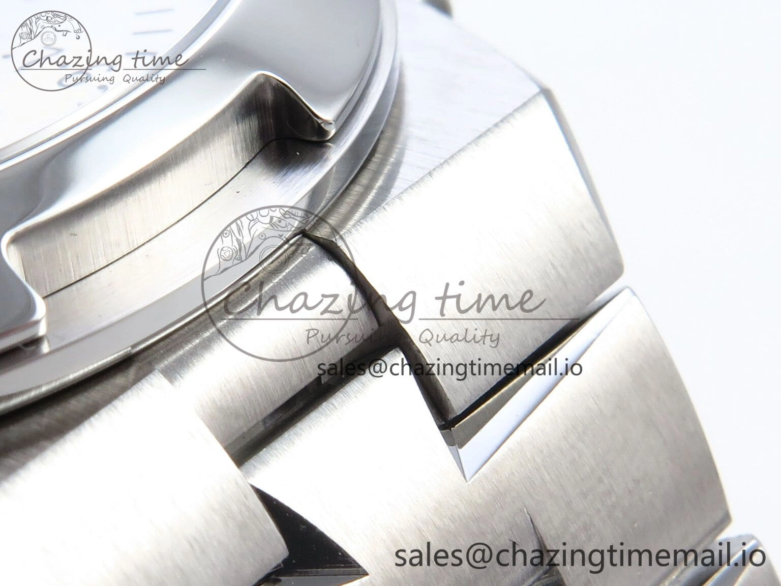 Overseas 7920V SS 8F Best Edition White Dial On SS Bracelet A Comfortable 9831