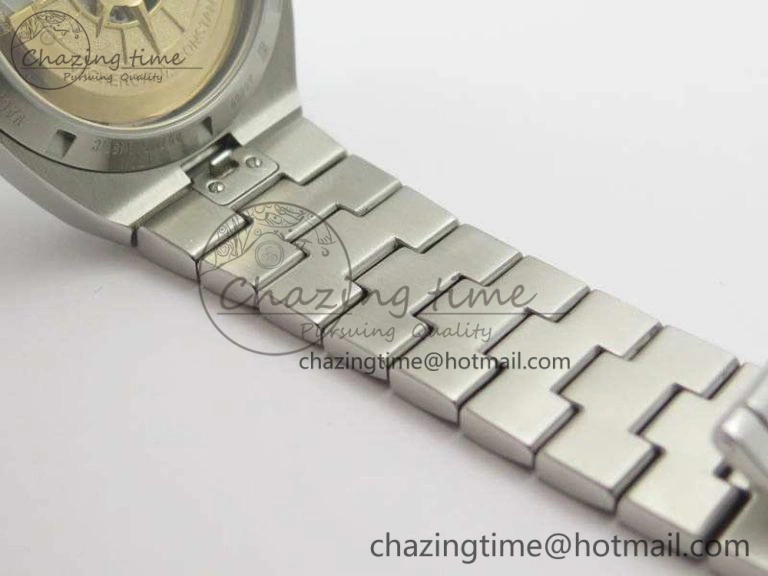 Overseas Automatic BP Maker Best Edition SS Blue Dial On SS Bracelet A WellDesigned 9978