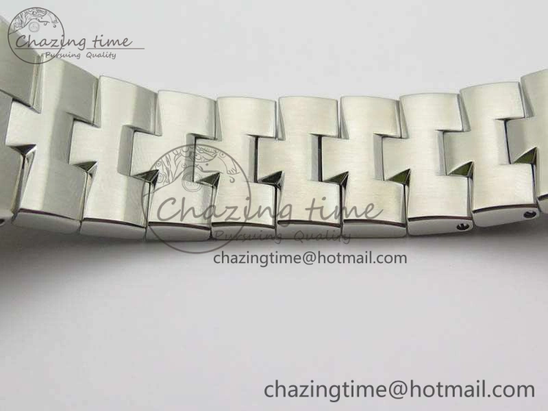 EyeCatching Overseas Automatic BP Maker Best Edition SS Silver Dial On SS Bracelet A 9977