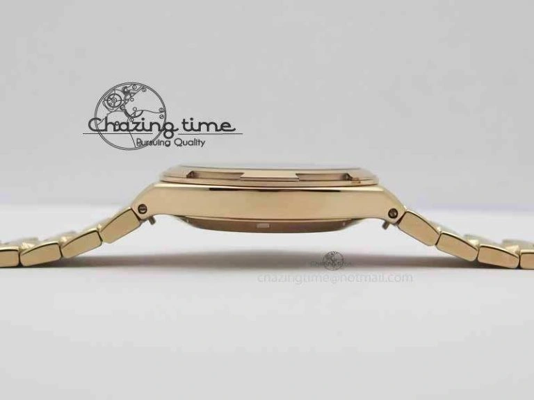Overseas Automatic RG White Dial On RG Bracelet A Fashionable 9979