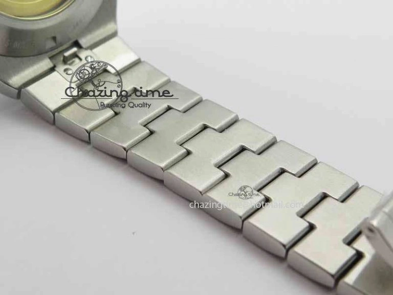 Classic Overseas Automatic SS Blue Dial On SS Bracelet A 9989