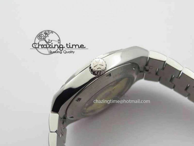 Overseas Automatic SS White Dial On SS Bracelet A WrinkleFree 9988