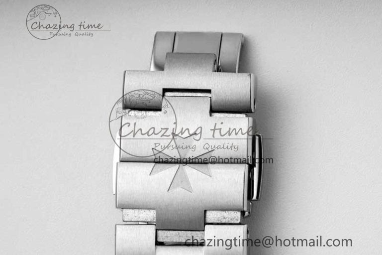 RelaxedFit Overseas Perpetual Calendar SS 8F Best Edition Gray Dial on SS Bracelet A 9900