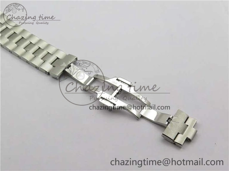 Overseas Ultra-Thin 2000V XF Best Edition Black Dial on SS Bracelet A ComfortFit 9926