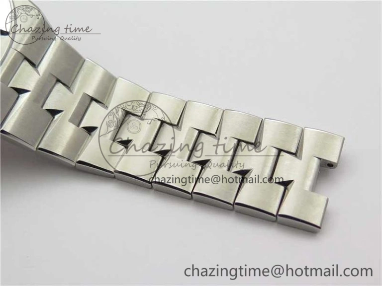 Overseas Ultra-Thin 2000V XF Best Edition Gray Dial on SS Bracelet A Stretchable 9933