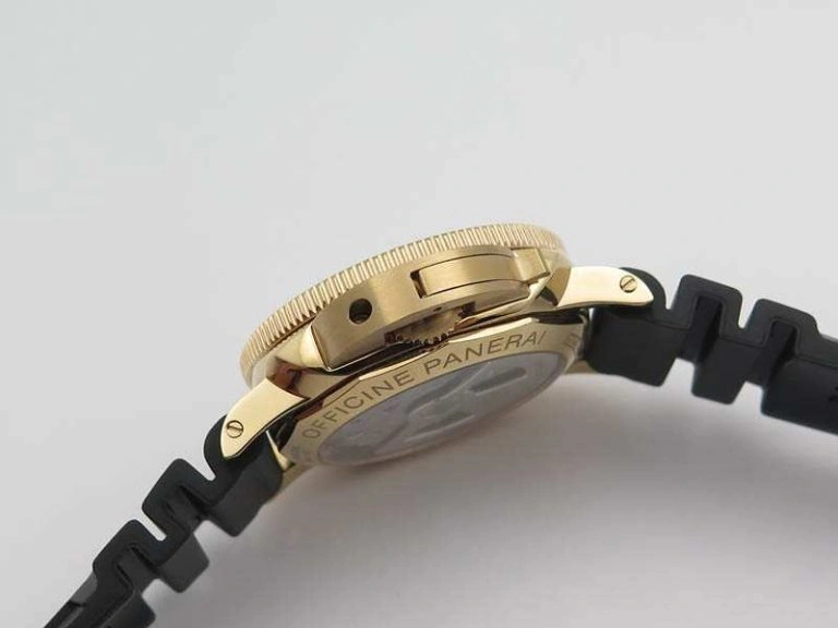 Resilient PAM 684 Luminor Submersible RG ZF 1:1 Best Edition On Black Rubber Strap P. 8440
