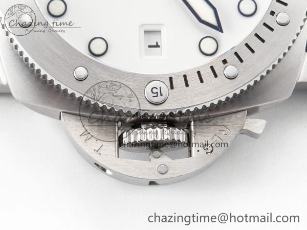 Stretchable PAM1226 V SS TTF 1:1 Best Edition on Green Rubber Strap P 8322