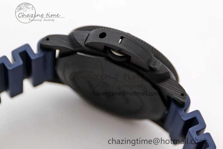 PAM1232 QuarantaQuattro Blu Abisso VSF Best Edition on Blue Rubber Strap P. EasyCare 8352