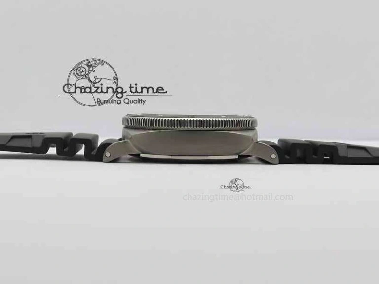 PAM1389 Titanium Lite XF Best Edition Black Dial On Black Rubber Strap P. Durable 8451