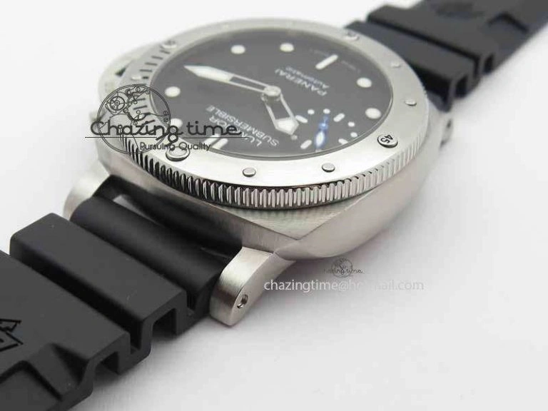 PAM682 Luminor Submersible XF 1:1 Best Edition On Black Rubber Strap P.9010 V Compact 8460