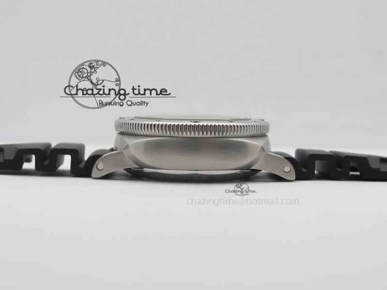 PAM682 Luminor Submersible XF 1:1 Best Edition On Black Rubber Strap P.9010 V Compact 8460