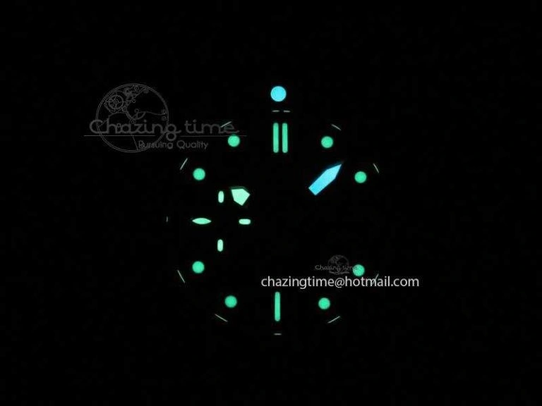 PAM682 Luminor Submersible XF 1:1 Best Edition On Black Rubber Strap P.9010 V Compact 8460