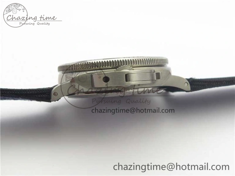 Affordable PAM984 Mike Horn Submersible VSF 1:1 Best Edition Black Dial on Black Nylon Strap P.9010 Clone 8421