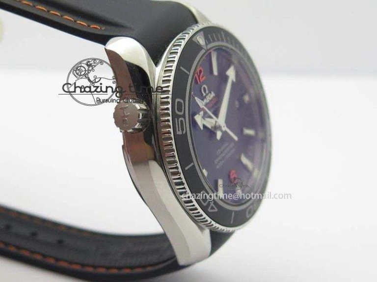 WeatherProof Planet Ocean SS Bp Maker 45mm Black Bezel Orange Numbers On Black Rubber Strap A 8220