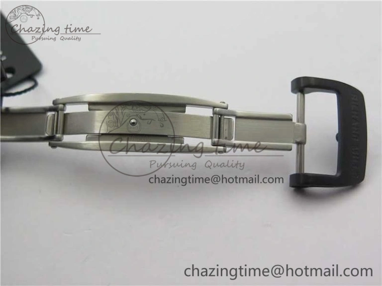 RM011 Carbon Case Carbon Bezel Chronograph KVF 1:1 Best Edition Skeleton Dial on Black Rubber Strap A Resilient 9429