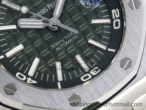 SunProtective ROYAL OAK OFFSHORE DIVER 15710 IPF 1:1 BEST EDITION GREEN DIAL ON GREEN RUBBER STRAP SA3120 SUPER CLONE 4510