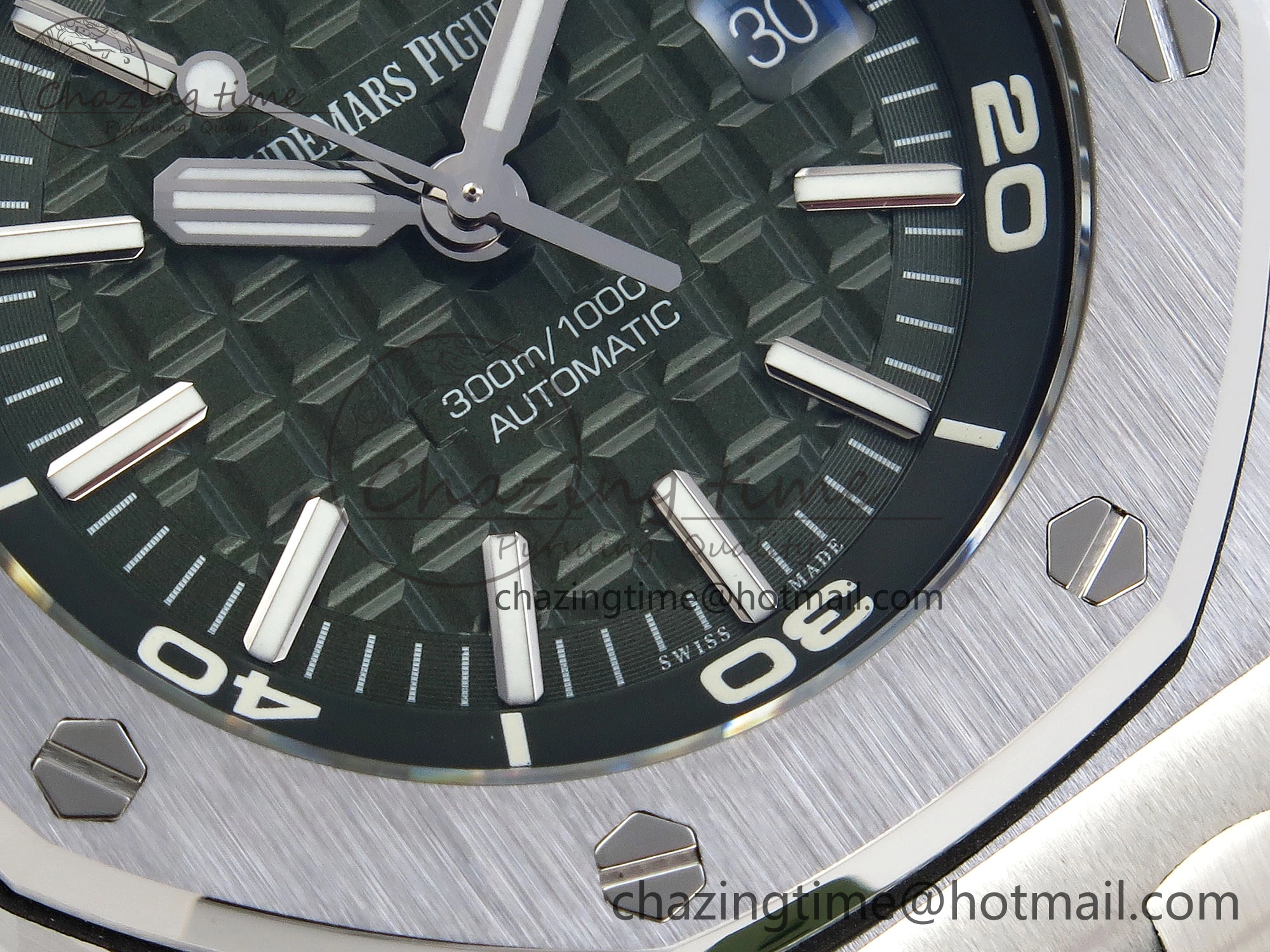 SunProtective ROYAL OAK OFFSHORE DIVER 15710 IPF 1:1 BEST EDITION GREEN DIAL ON GREEN RUBBER STRAP SA3120 SUPER CLONE 4510