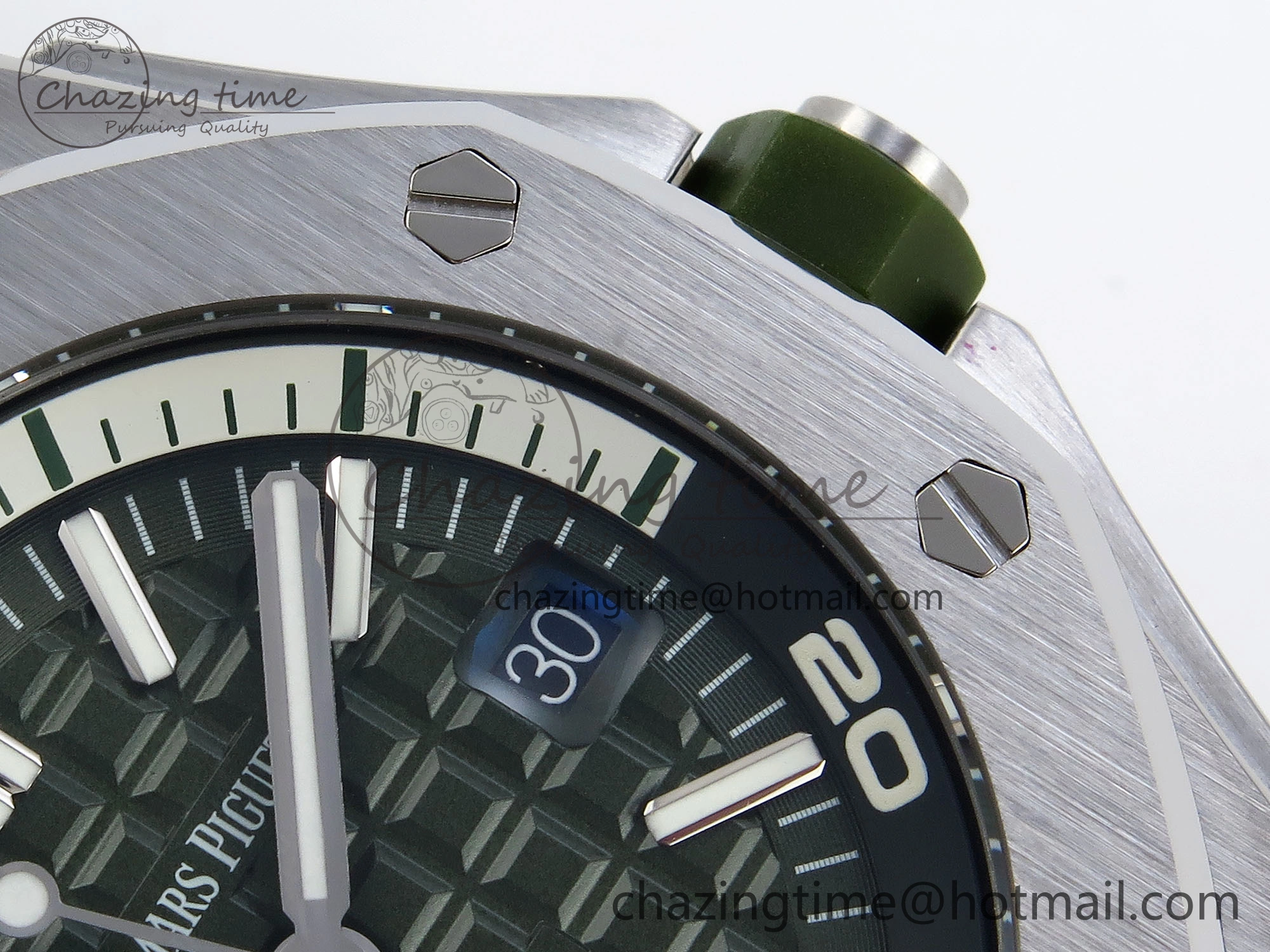 SunProtective ROYAL OAK OFFSHORE DIVER 15710 IPF 1:1 BEST EDITION GREEN DIAL ON GREEN RUBBER STRAP SA3120 SUPER CLONE 4510