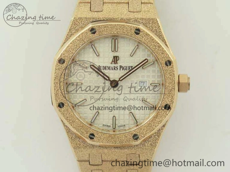 FashionForward Royal Oak 33mm 15000 Satin-Polished RG OM Best Edition White Dial On RG Bracelet Quartz 4960