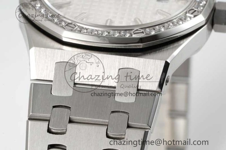 Modern Royal Oak 33mm Ladies SS 8F Best Edition White Dial Diamonds Bezel on SS Bracelet Quartz 4784