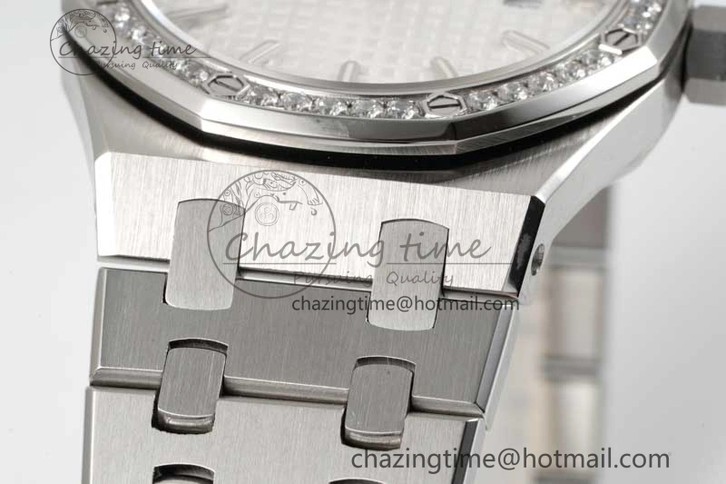 Modern Royal Oak 33mm Ladies SS 8F Best Edition White Dial Diamonds Bezel on SS Bracelet Quartz 4784