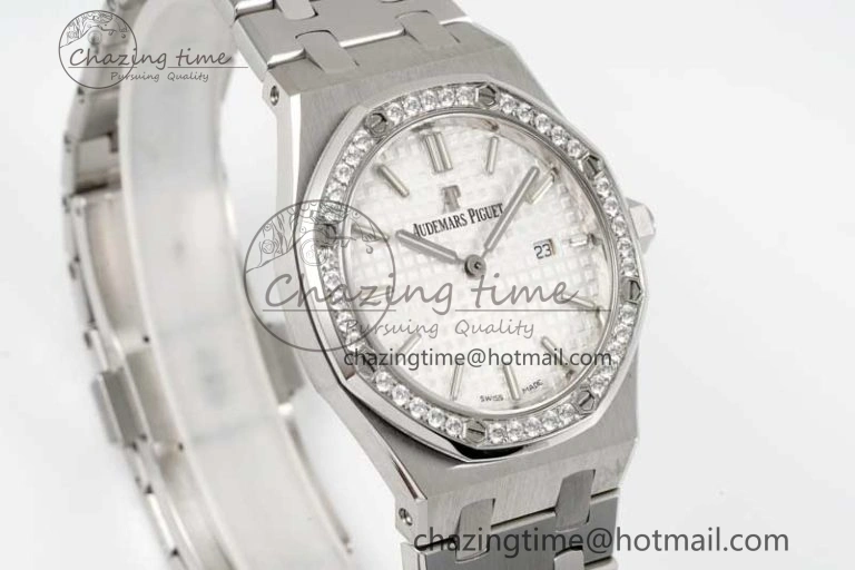 Modern Royal Oak 33mm Ladies SS 8F Best Edition White Dial Diamonds Bezel on SS Bracelet Quartz 4784
