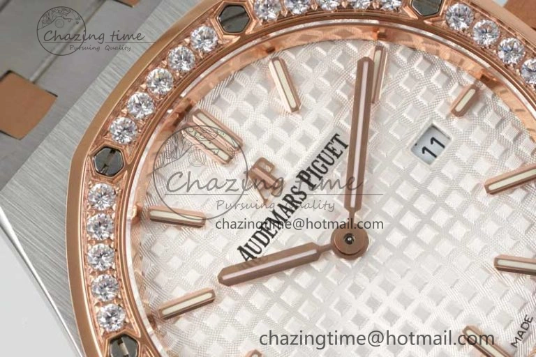 OdorResistant Royal Oak 33mm Ladies SS RG 8F Best Edition White Dial Diamonds Bezel on SS RG Bracelet Quartz 4781