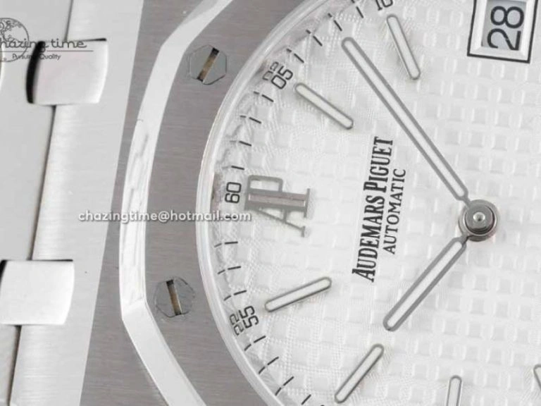 Royal Oak 39mm 15202 SS BF 1:1 Best Edition White Textured Dial on SS Bracelet A RelaxedFit 4578