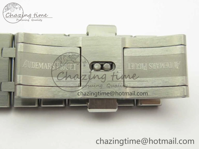 UrbanChic Royal Oak 41mm 15400 SS JF 1:1 Best Edition White Textured Dial on SS Bracelet A3120 V 4892