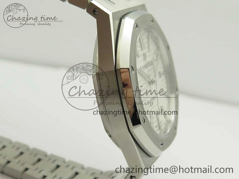 UrbanChic Royal Oak 41mm 15400 SS JF 1:1 Best Edition White Textured Dial on SS Bracelet A3120 V 4892
